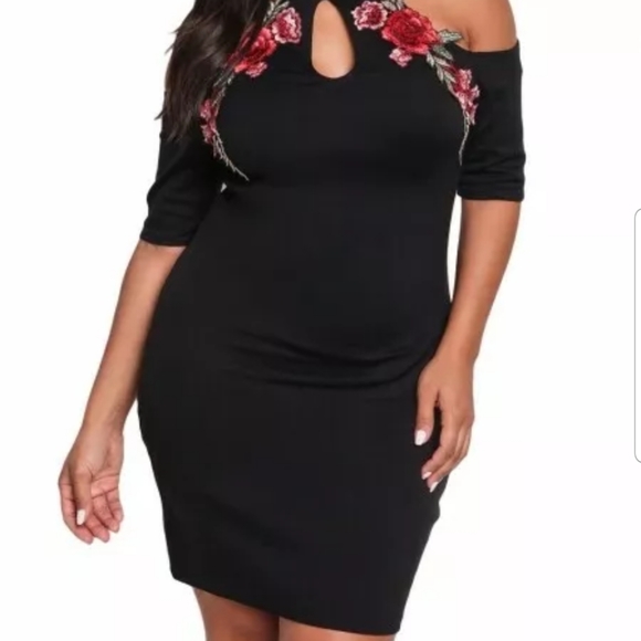 Women's 3X Plus Size Rose Applique Cold Shoulder - Picture 2 of 6